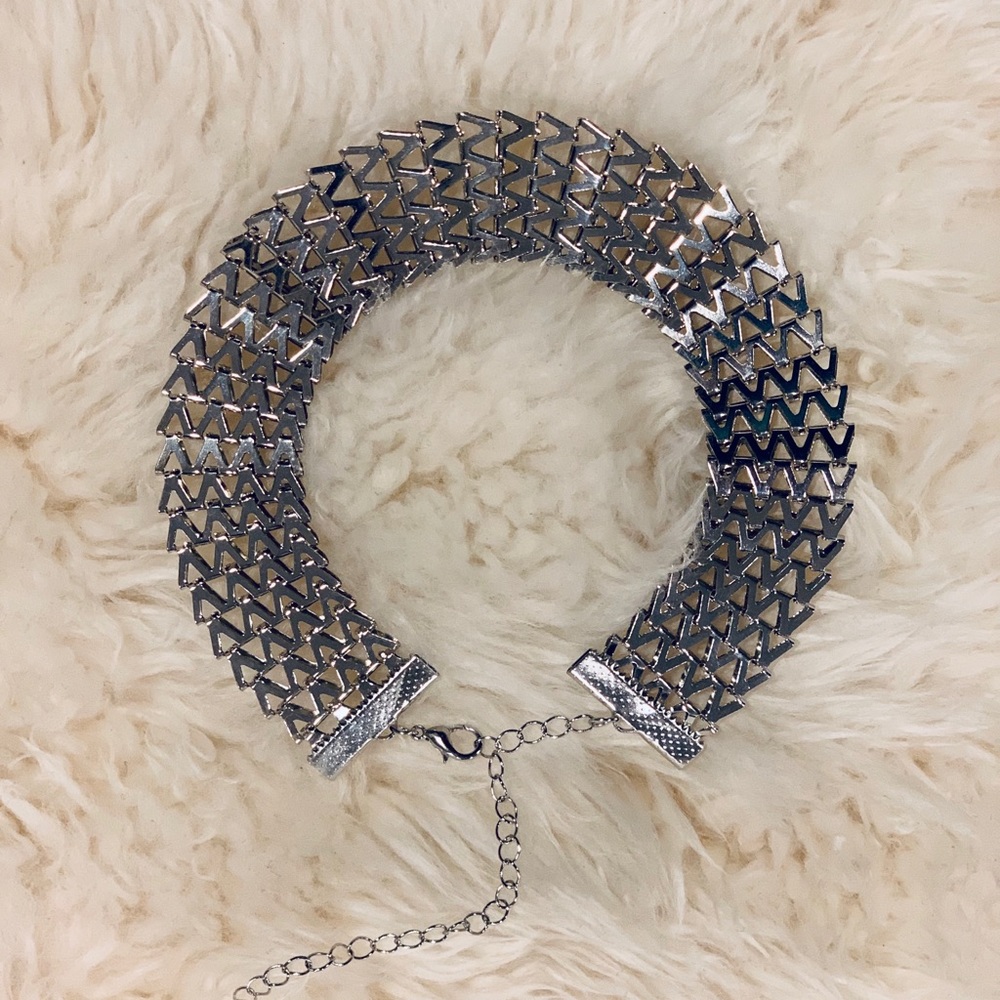 Silver choker